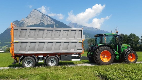 Kippertransporte mit Traktor oder Sattelschlepper