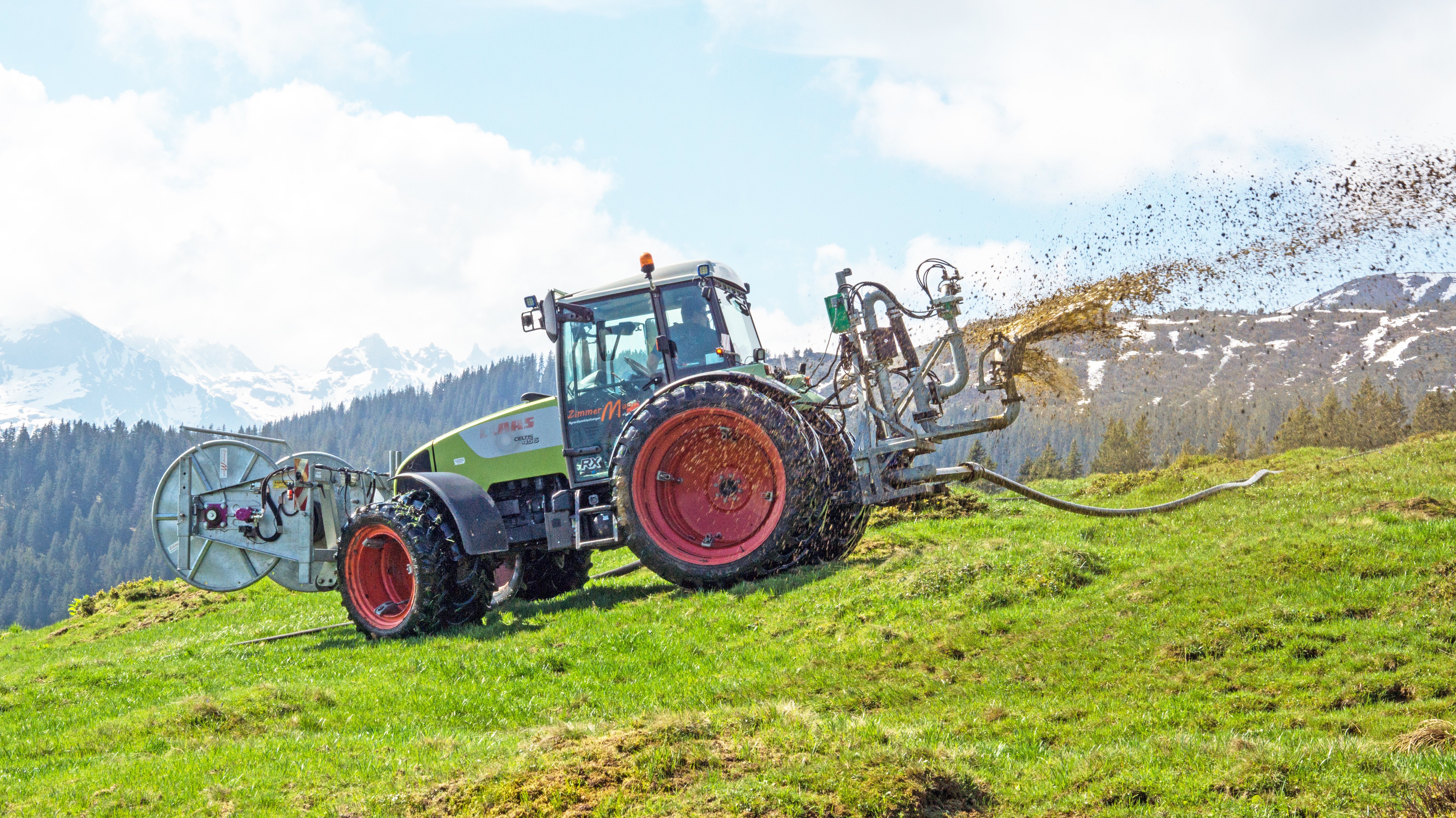 Gülleausbringung mit Möschaverteiler