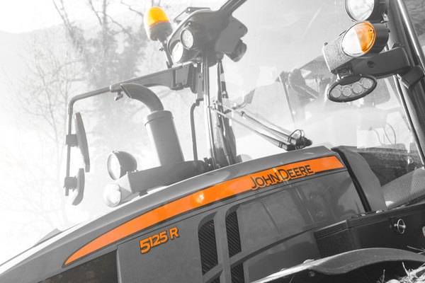 John Deere mit orangen Felgen 