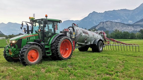 Mietfass mit Schleppschlauchverteiler