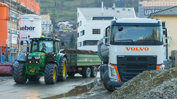 LKW mit Kippauflieger